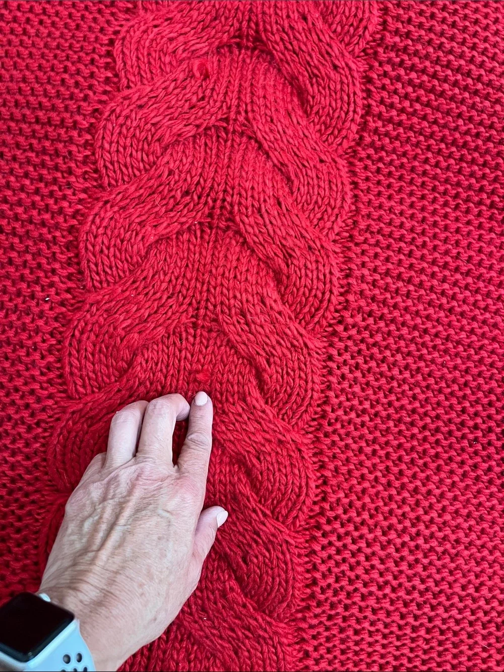 Red Chunky Knit Throw Blanket with Braided Edge & Tassels 62 x 54.